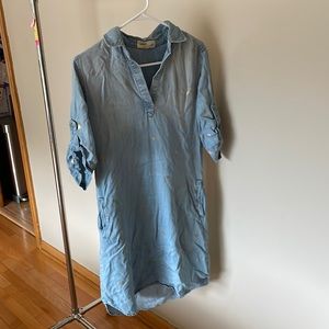 Cloth & Stone light blue denim tunic with gold polka dots. Size XS